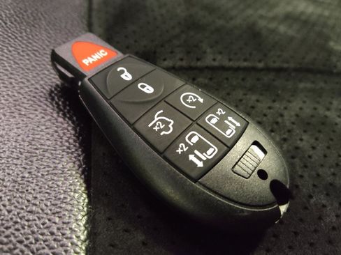Used 2017 Dodge Grand Caravan SXT FWD image 32