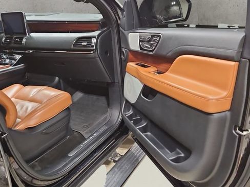 Used 2020 Lincoln Navigator Reserve w/ Equipment Group 208A Reserve AWD/4WD image 27