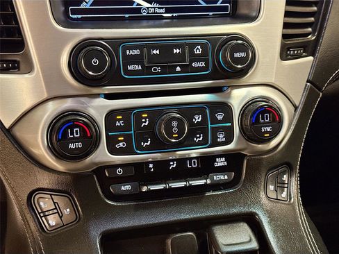 Used 2019 GMC Yukon SLT w/ Graphite Performance Edition AWD/4WD image 16