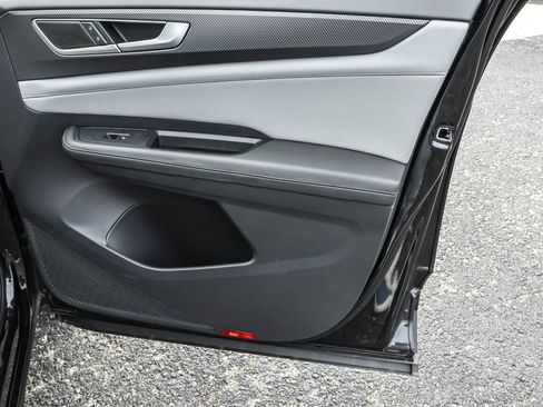 New 2025 Volkswagen Atlas Cross Sport SEL image 43