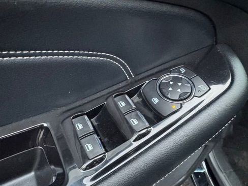 Used 2017 Ford Edge Titanium w/ Technology Package image 21