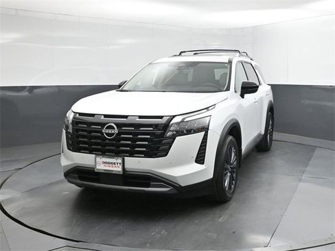 New 2026 Nissan Pathfinder SL w/ SL Premium Package image 30