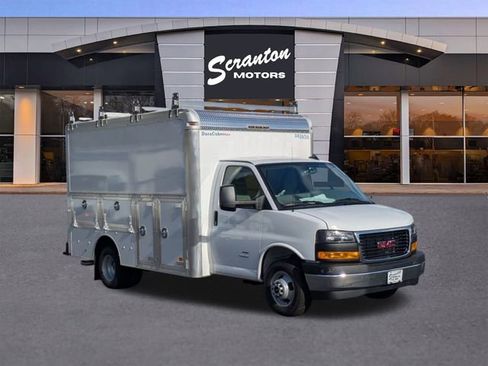 New 2025 GMC Savana 4500 w/ Power Convenience Package RWD image 7