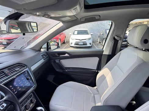 Used 2020 Volkswagen Tiguan SE w/ Panoramic Sunroof Package FWD image 37