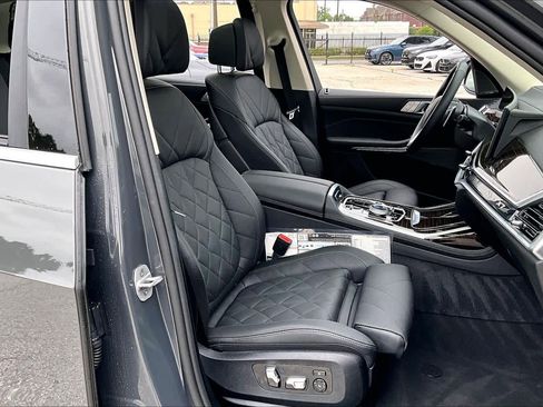 Used 2026 BMW X7 xDrive40i AWD/4WD image 8