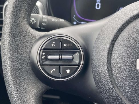 Used 2023 Kia Soul LX w/ Option Group 015 FWD image 18