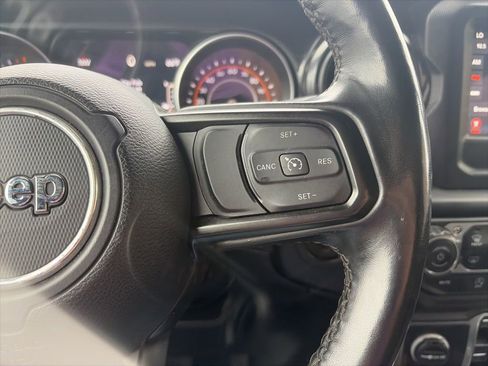 Used 2022 Jeep Gladiator Sport image 18