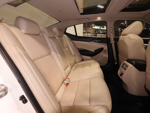 Used 2018 Nissan Maxima 3.5 SL image 25