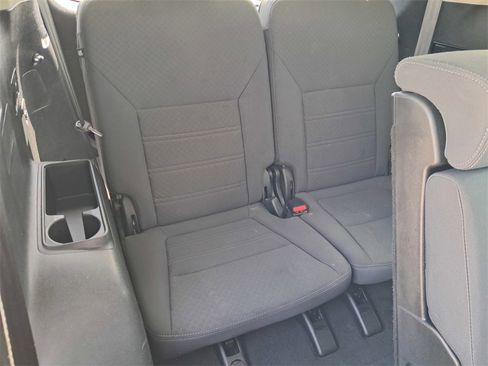 Used 2019 Kia Sorento LX image 16