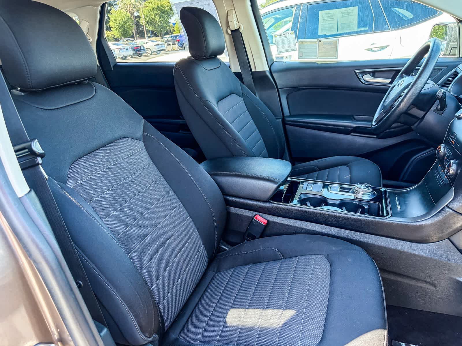 Used 2019 Ford Edge SE FWD image 15
