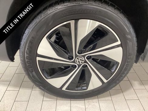 Used 2024 Volkswagen Taos SE AWD/4WD image 24