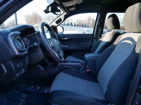 Used 2023 Toyota Tacoma TRD Sport w/ Technology Package image 8