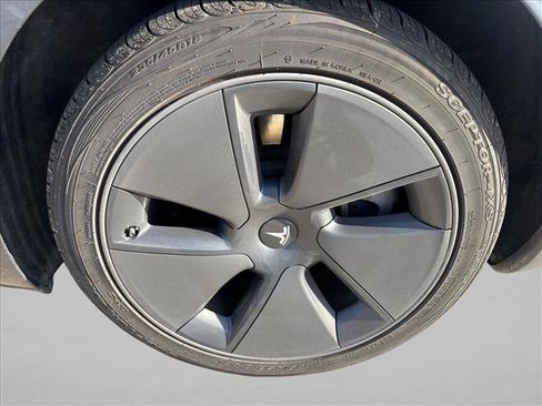 Used 2023 Tesla Model 3 Standard Range RWD image 17