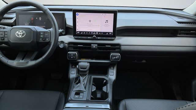 Used 2026 Toyota RAV4 XLE Premium w/ Panoramic Sun Roof Package FWD image 17