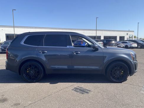 Used 2022 Kia Telluride SX w/ SX Prestige Package AWD/4WD image 6