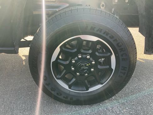 New 2025 RAM 2500 Laramie AWD/4WD image 13
