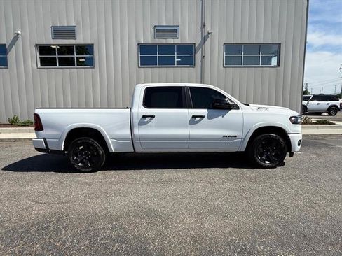 Used 2025 RAM 1500 Big Horn AWD/4WD image 2