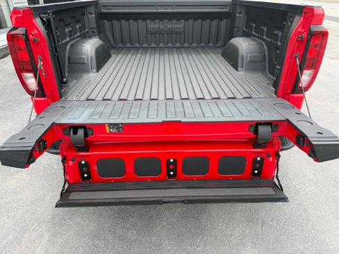 Used 2022 GMC Sierra 1500 Elevation AWD/4WD image 10