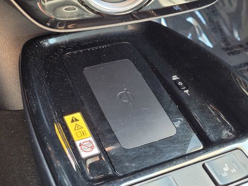 Used 2022 Toyota Prius Prime XLE image 26