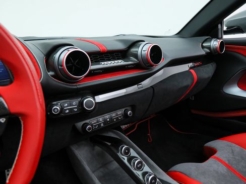 Certified 2022 Ferrari 812 GTS RWD image 32