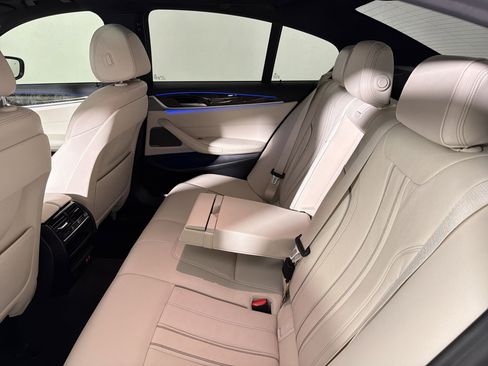 Used 2020 BMW 530e w/ Premium Package RWD image 32