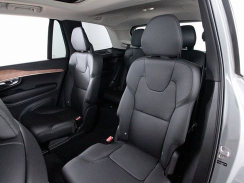 Certified 2025 Volvo XC90 B6 Plus w/ Protection Package Premier image 25