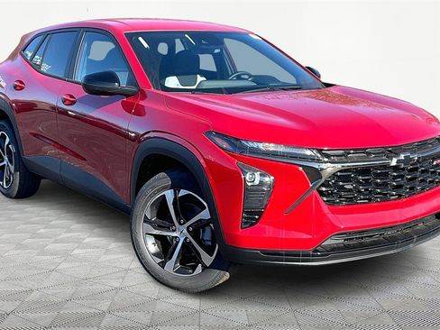 New 2026 Chevrolet Trax RS w/ Driver Confidence Package image 2