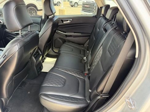 Used 2024 Ford Edge Titanium image 13