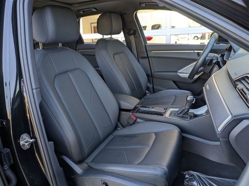 Used 2023 Audi Q3 2.0T Premium w/ Convenience Package image 28