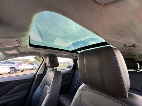 Used 2018 Jaguar F-PACE Portfolio image 35