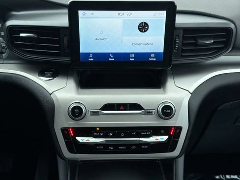 Certified 2022 Ford Explorer XLT image 28