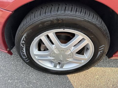 Used 2003 Ford Focus SE FWD image 23