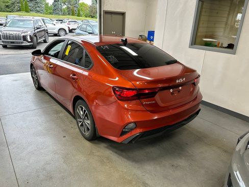 Used 2022 Kia Forte LXS FWD image 6