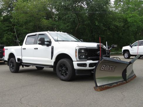 Used 2023 Ford F250 XL w/ STX Appearance Package AWD/4WD image 3