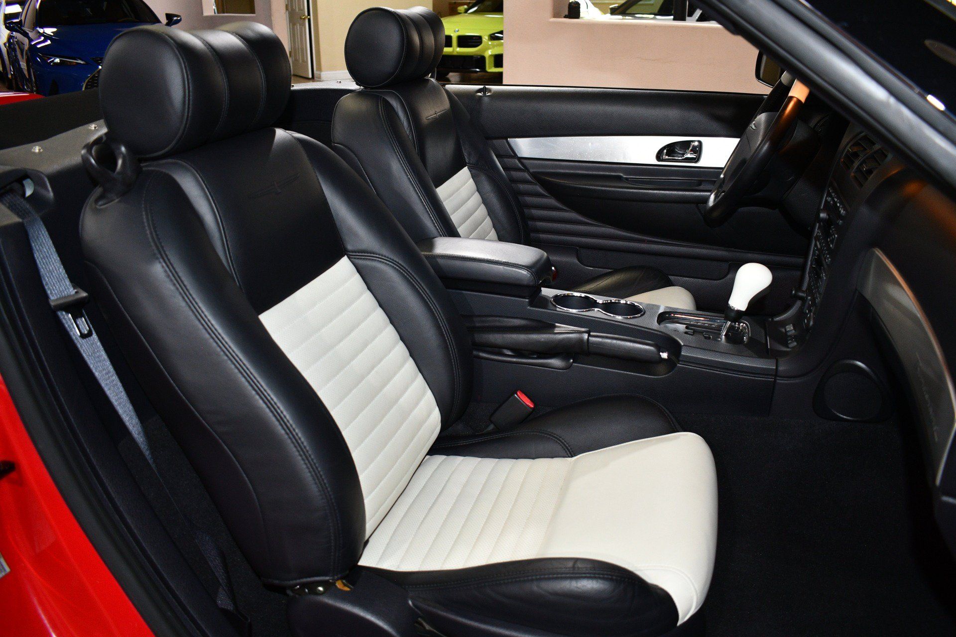 Used 2003 Ford Thunderbird RWD image 8