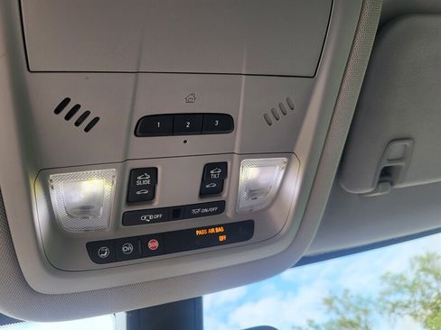 Used 2018 GMC Acadia SLT w/ LPO, Floor Liner Package FWD image 19