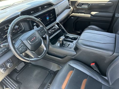 Used 2023 GMC Sierra 1500 AT4 w/ Technology Package AWD/4WD image 10