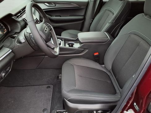 New 2025 Jeep Grand Cherokee Laredo X image 6