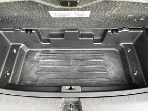 Used 2021 Chevrolet Traverse LT FWD image 27