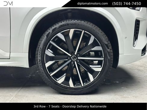 Used 2025 Volvo XC90 T8 Ultra w/ Protection Package Premier image 45