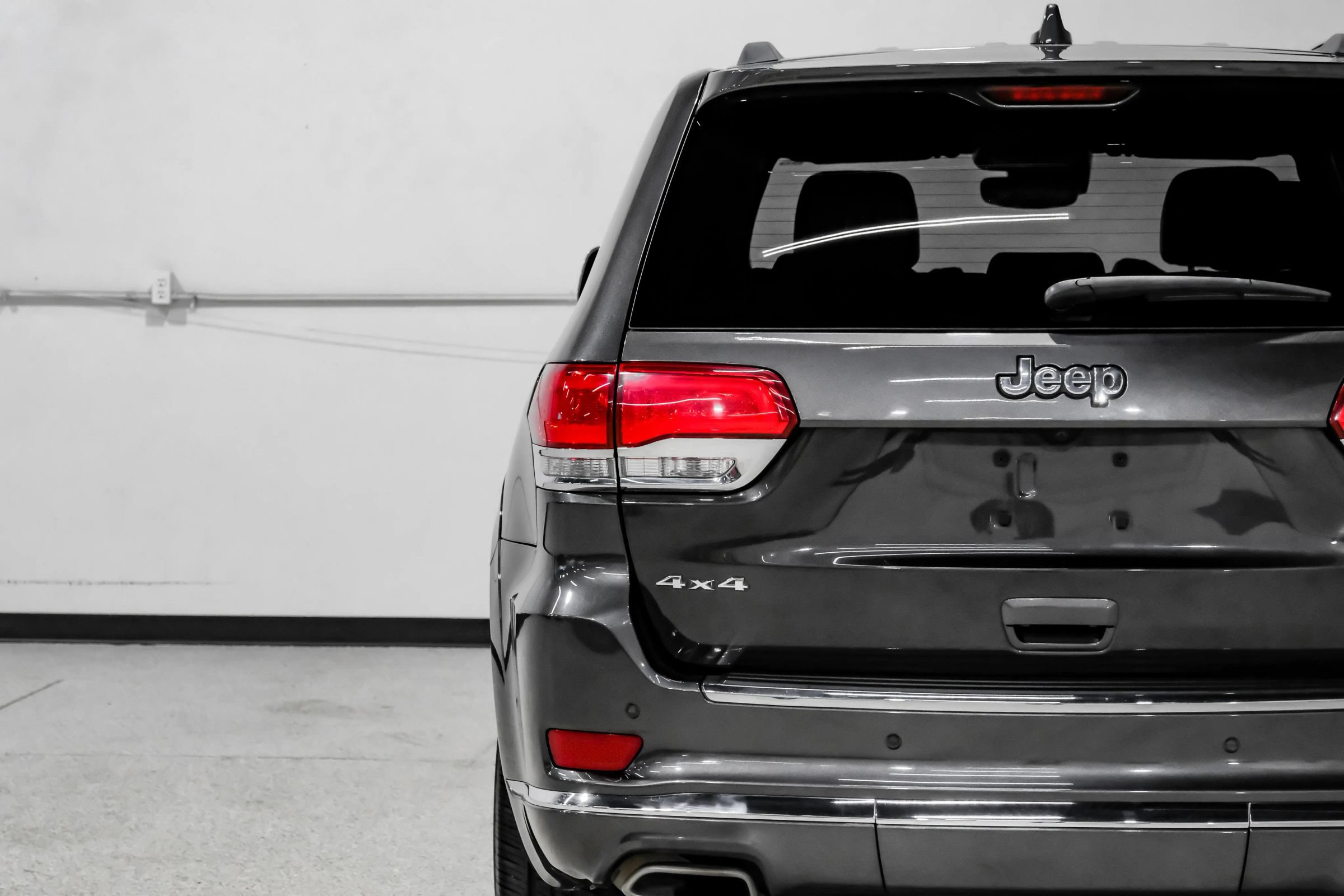 Used 2020 Jeep Grand Cherokee Summit w/ Skid Plate Group AWD/4WD image 60