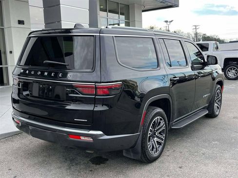 Used 2022 Jeep Wagoneer Series III w/ Flexible Seating Group image 3