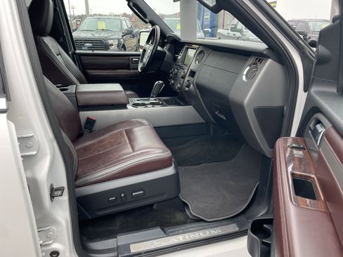 Used 2017 Ford Expedition Platinum image 34