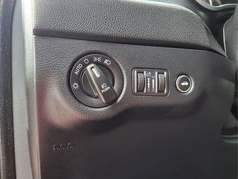Used 2015 Dodge Charger R/T RWD image 19
