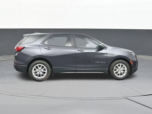 Used 2022 Chevrolet Equinox LS w/ Driver Confidence II Package FWD image 16