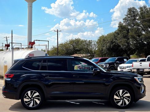 New 2024 Volkswagen Atlas SE image 3
