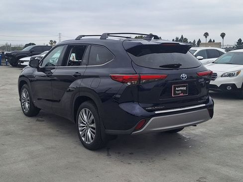 Used 2023 Toyota Highlander Platinum AWD/4WD image 7