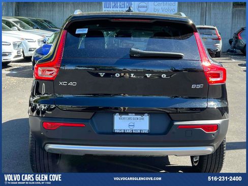 Certified 2025 Volvo XC40 B5 Plus w/ Climate Package image 6
