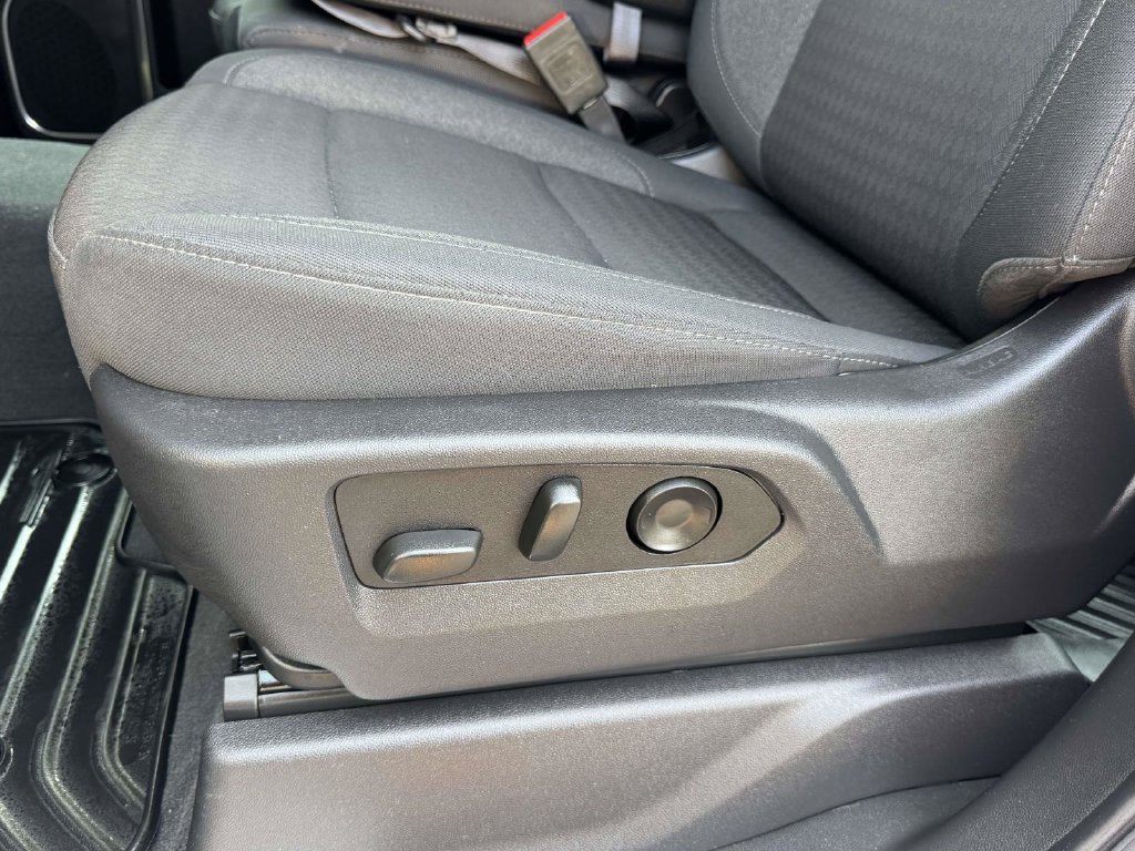 Used 2025 Chevrolet Silverado 1500 RST w/ Z71 Off-Road Package AWD/4WD image 20