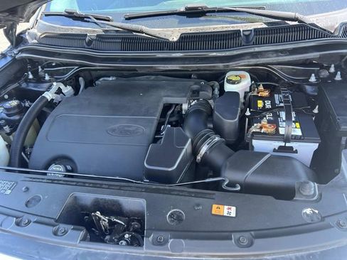 Used 2017 Ford Explorer XLT w/ Equipment Group 202A image 11
